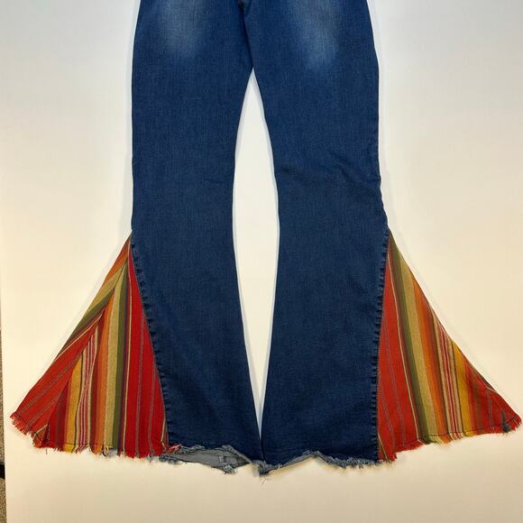 Lucky & Blessed Western Bell Bottom Flare Leg Jeans with Serape Insets Size 10 - Picture 4 of 7